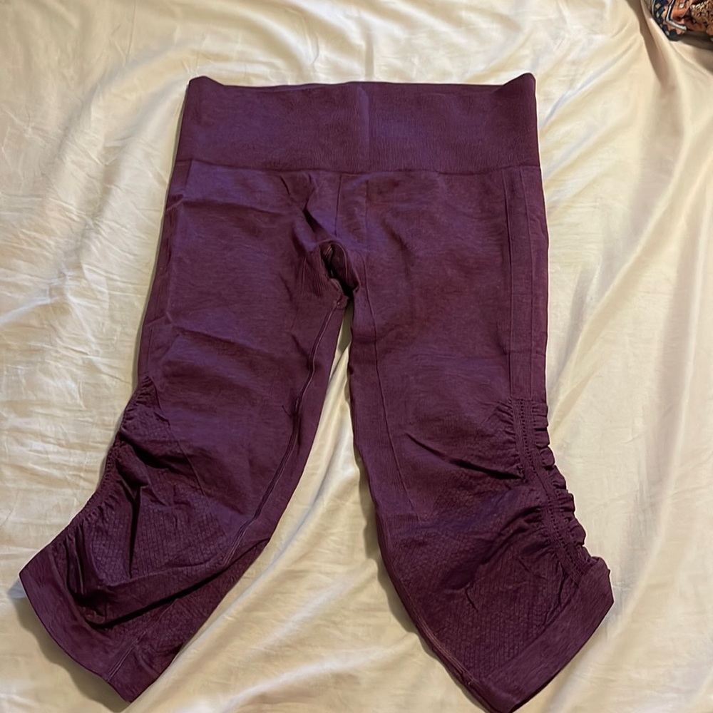 Lululemon ebb and flow cropped leggings maroon 8